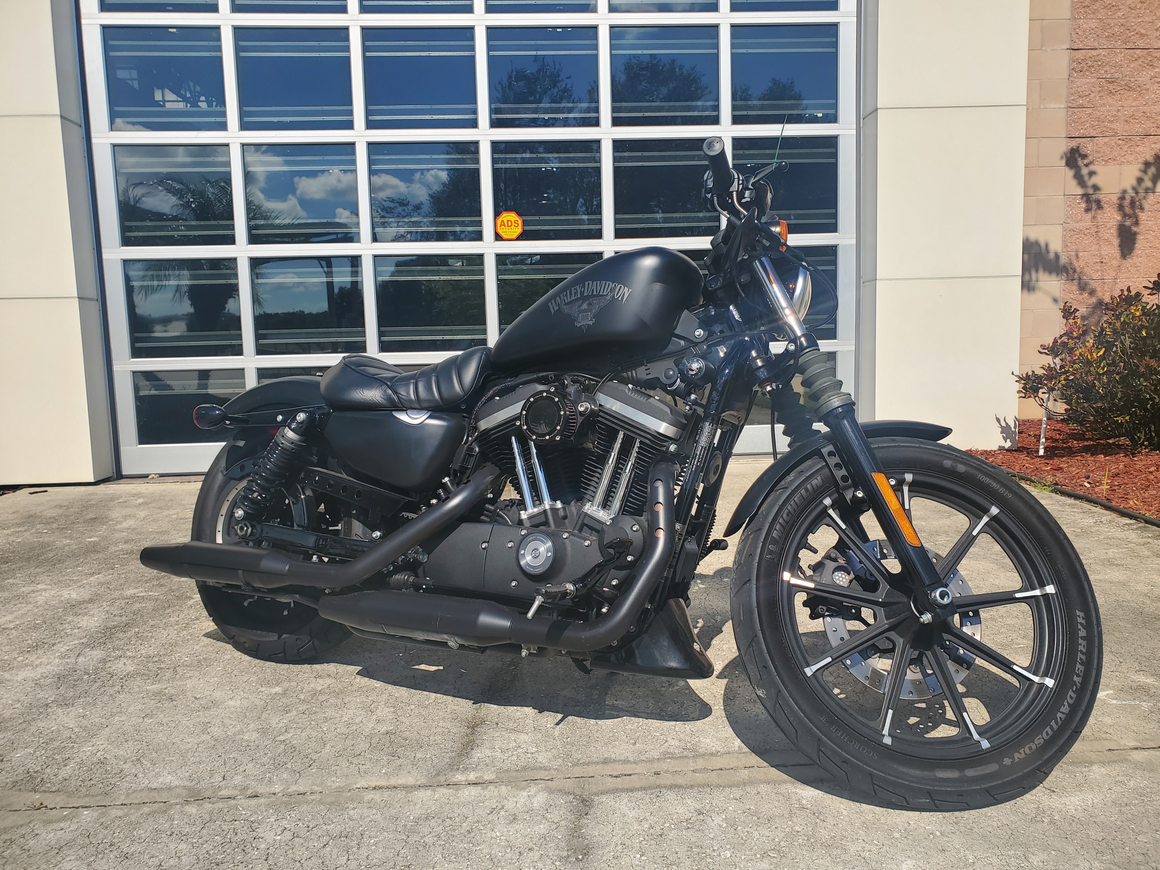 Pre-Owned 2016 Harley-Davidson Iron 883 in Palm Bay #443219 | Space ...